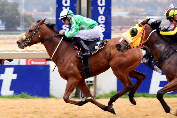 Strawberry Pavlova (JC Photographics)